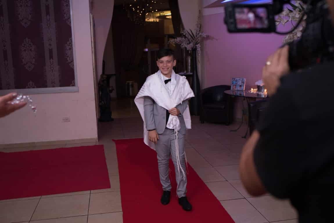 כניסה לבר מצווה עם טלית